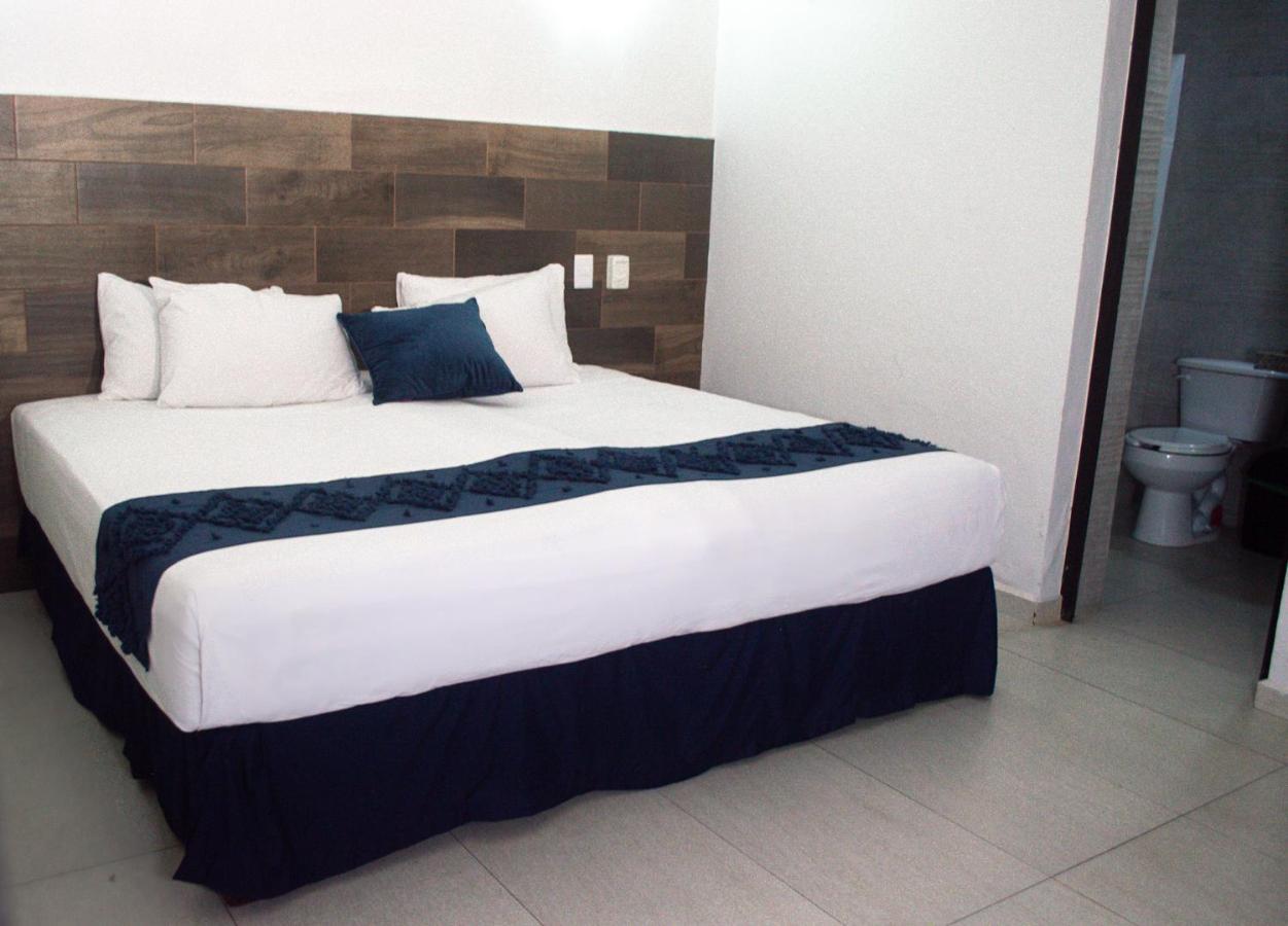 Hotel Juarez 70 Colima Habitación foto