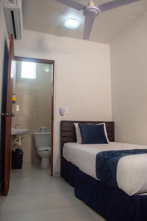 Hotel Juarez 70 Colima Habitación foto