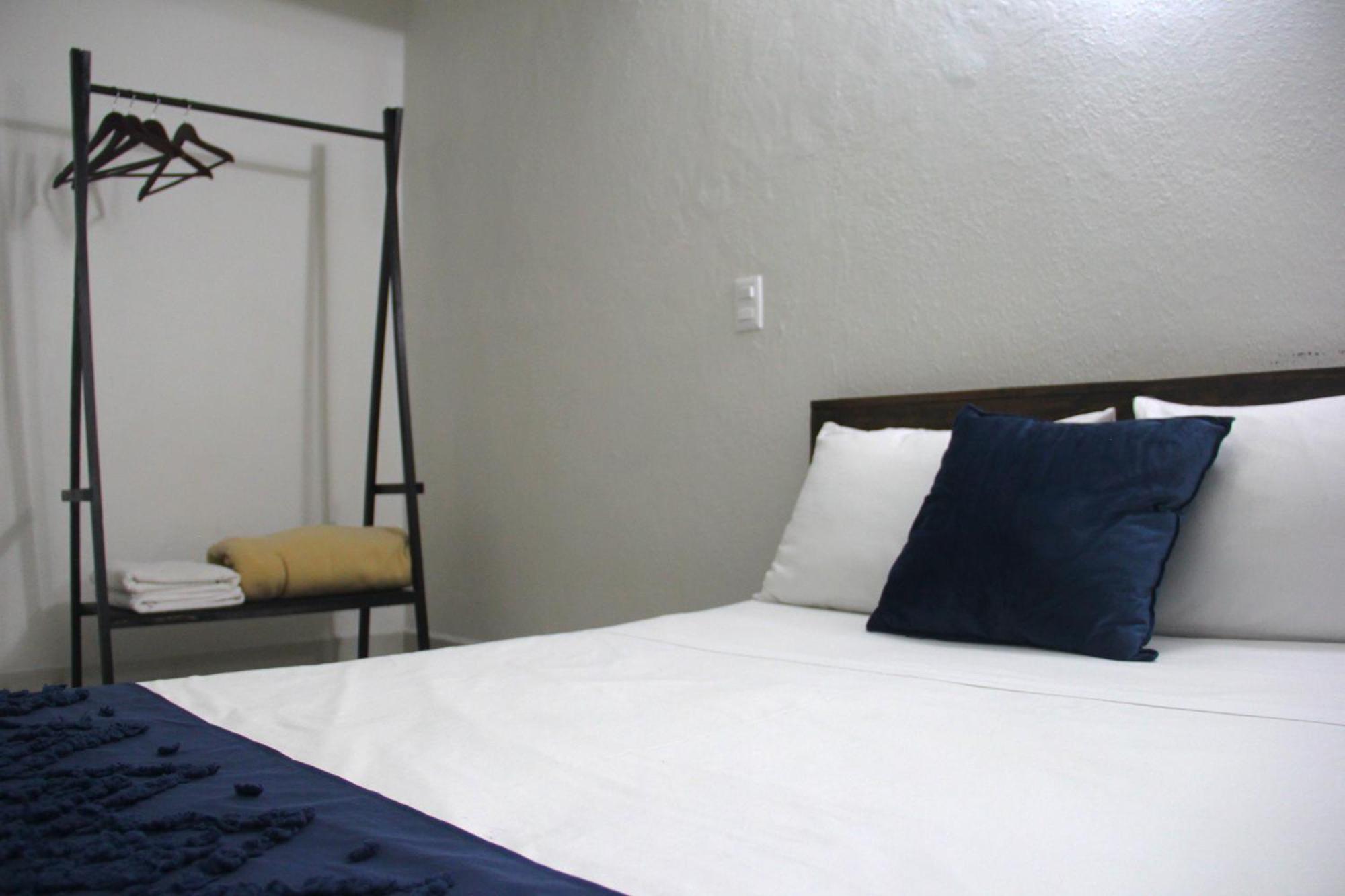 Hotel Juarez 70 Colima Habitación foto